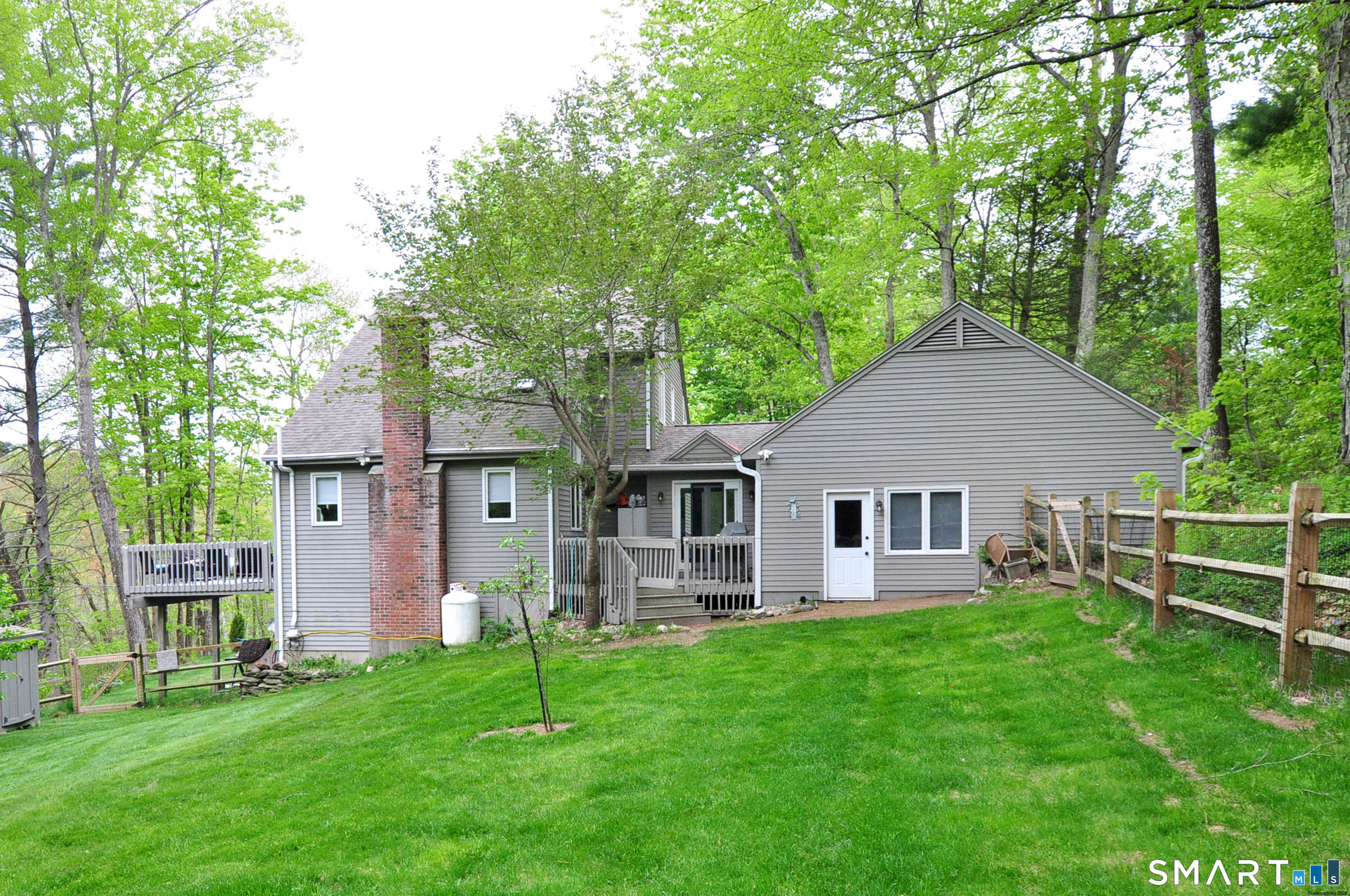 670 Quarry Road Suffield, CT 06093 - Photo 9 of 40