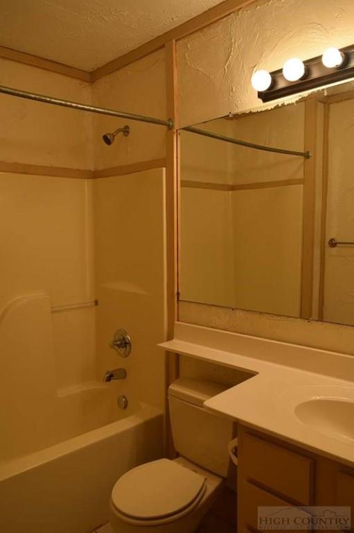 647 Junaluska Road Boone, NC 28607 - Photo 6 of 30 Gallery Image 6
