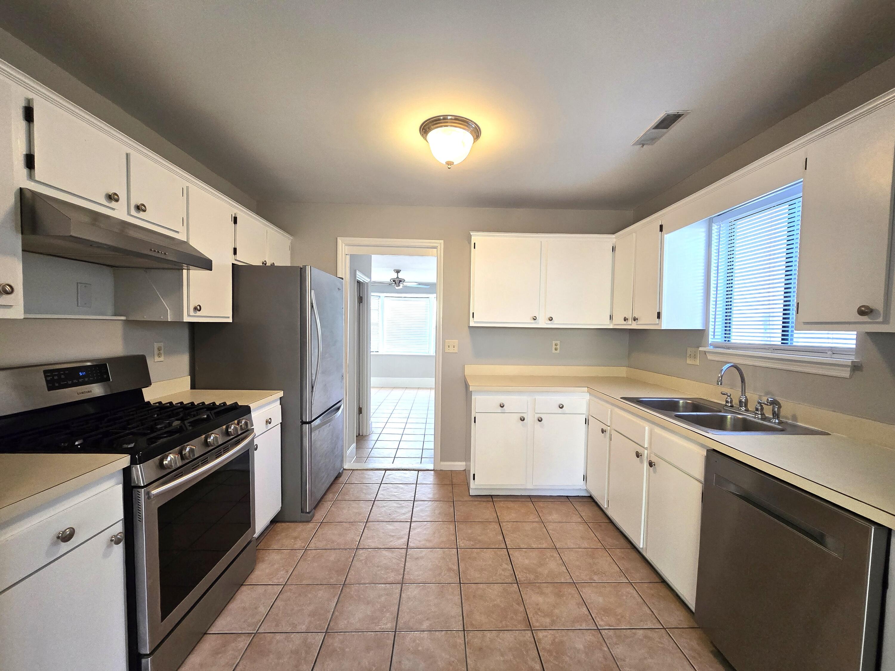 55 Held Circle Charleston, SC 29412 - Photo 4 of 27 55h1