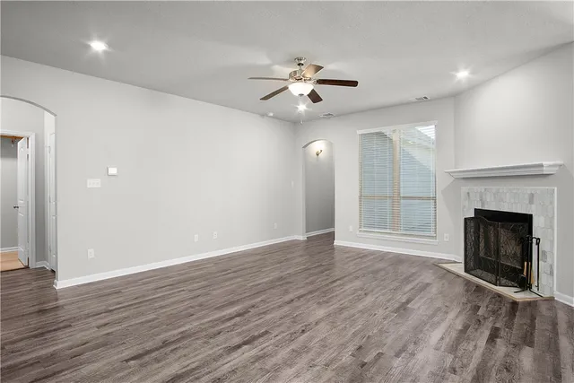 $2,645 | 2009 Markley Drive, Bryan, TX 77807