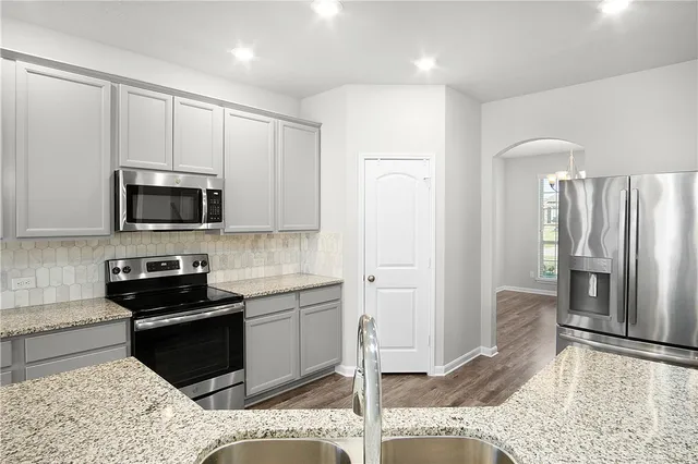 $2,645 | 2009 Markley Drive, Bryan, TX 77807