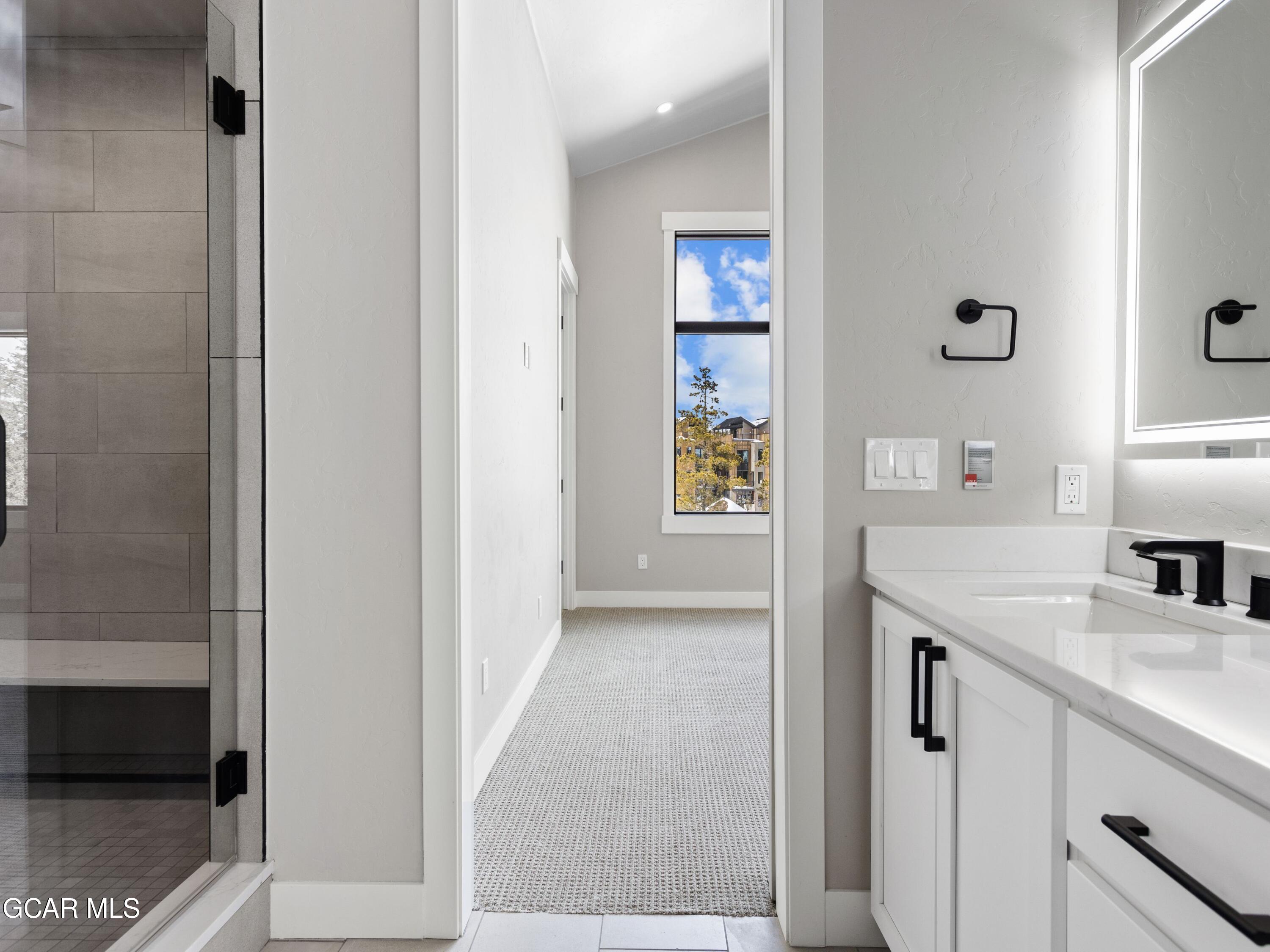 40 Ski Idlewild Road Winter Park, CO 80482 - Photo 18 of 56 Primary Bedroom Ensuite