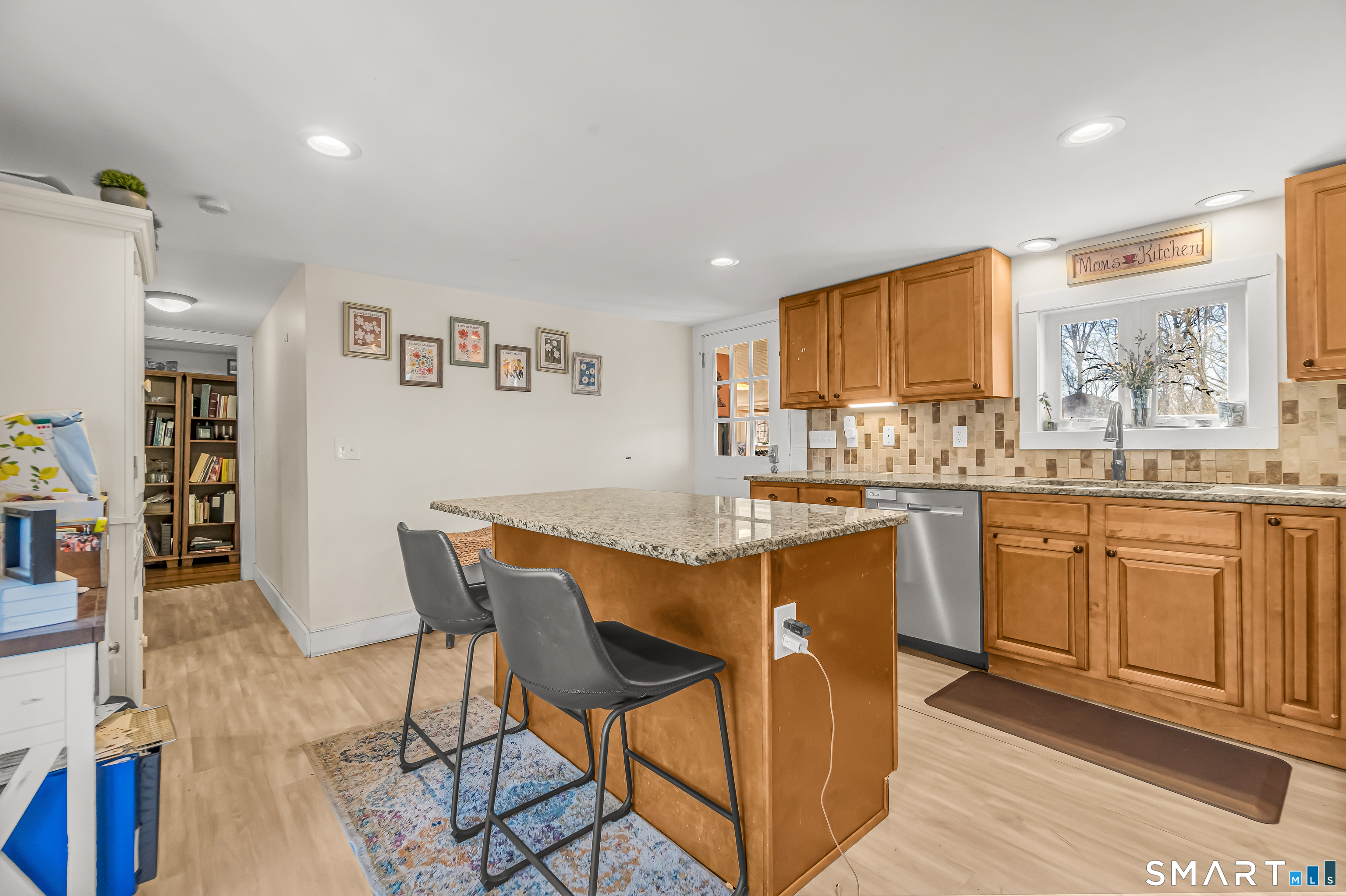 214 Pumpkin Hill Road New Milford, CT 06776 - Photo 7 of 27