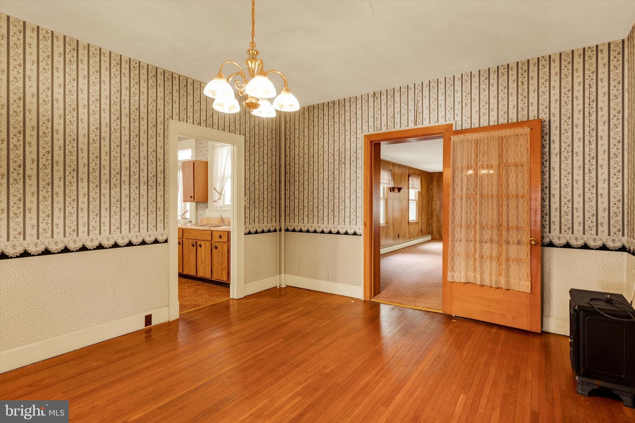 42 Market Square Manheim, PA 17545 - Photo 12 of 39 1st Floor Dining Room