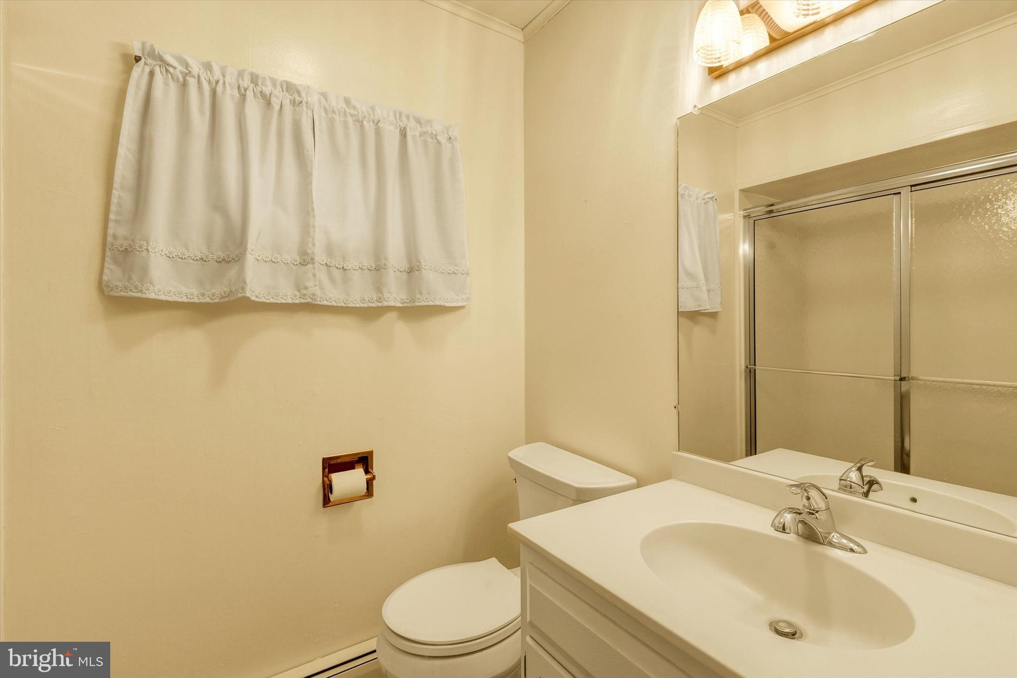 42 Market Square Manheim, PA 17545 - Photo 19 of 39 1st Floor Bathroom