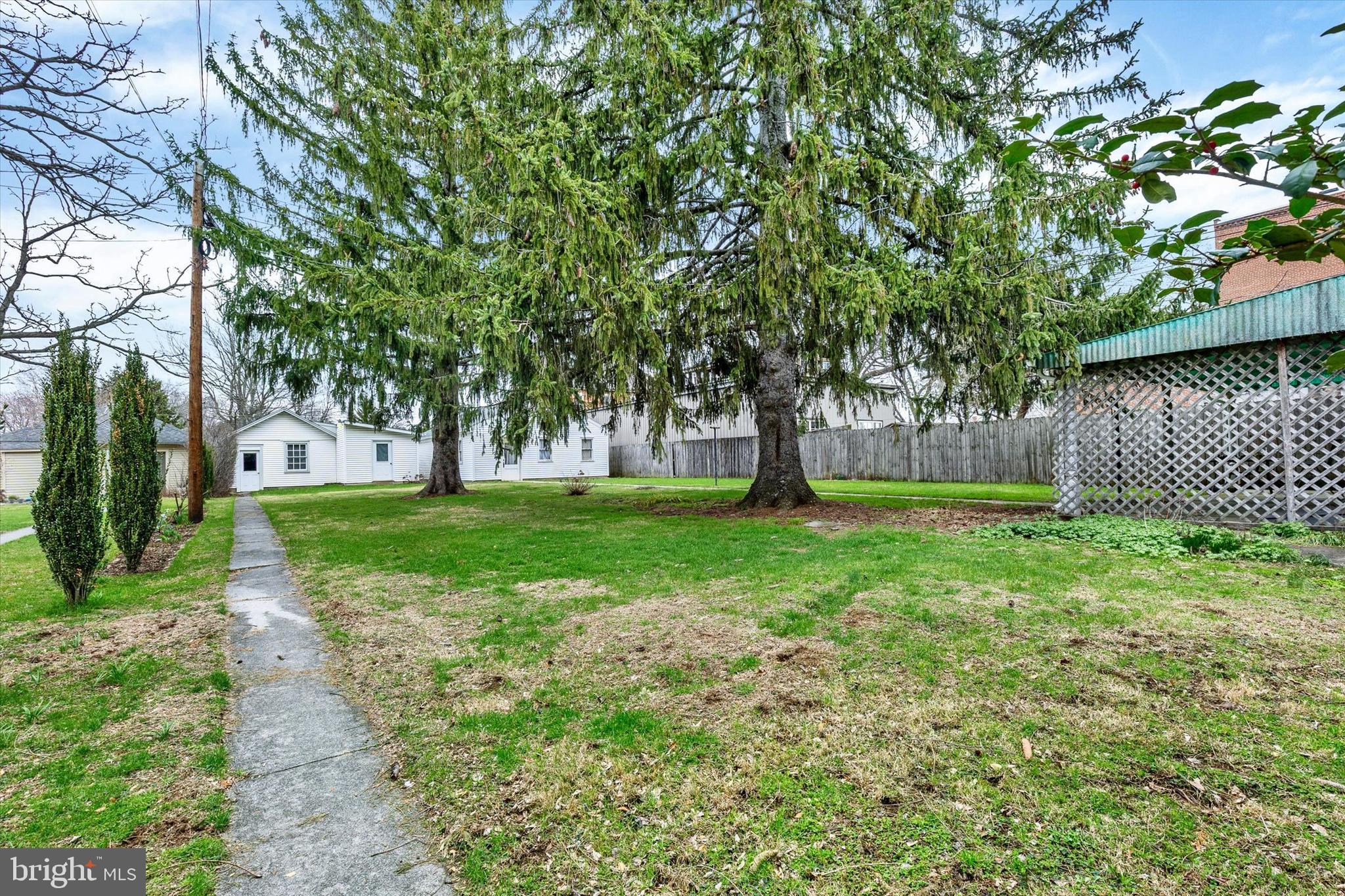 42 Market Square Manheim, PA 17545 - Photo 30 of 39