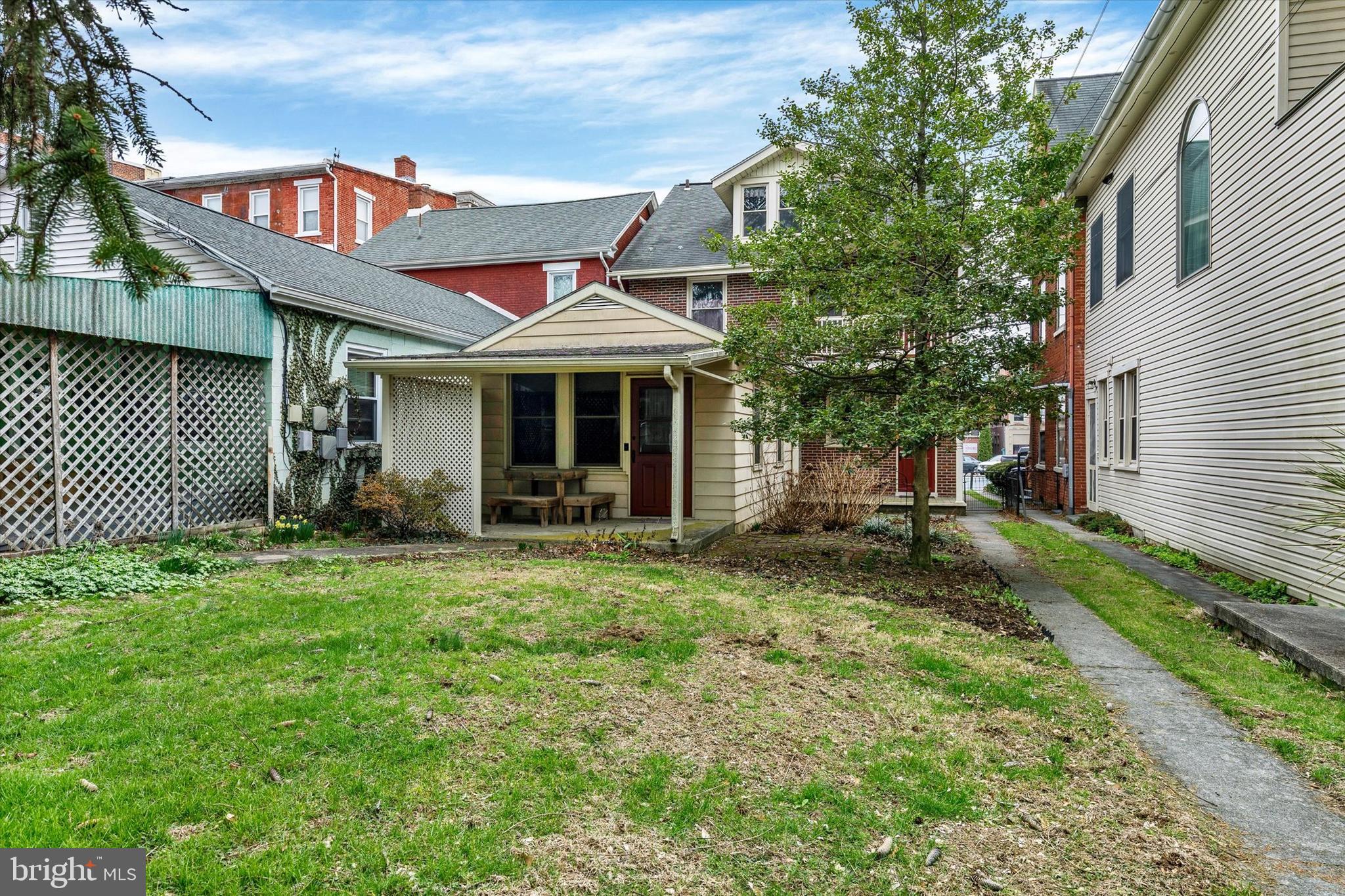 42 Market Square Manheim, PA 17545 - Photo 31 of 39