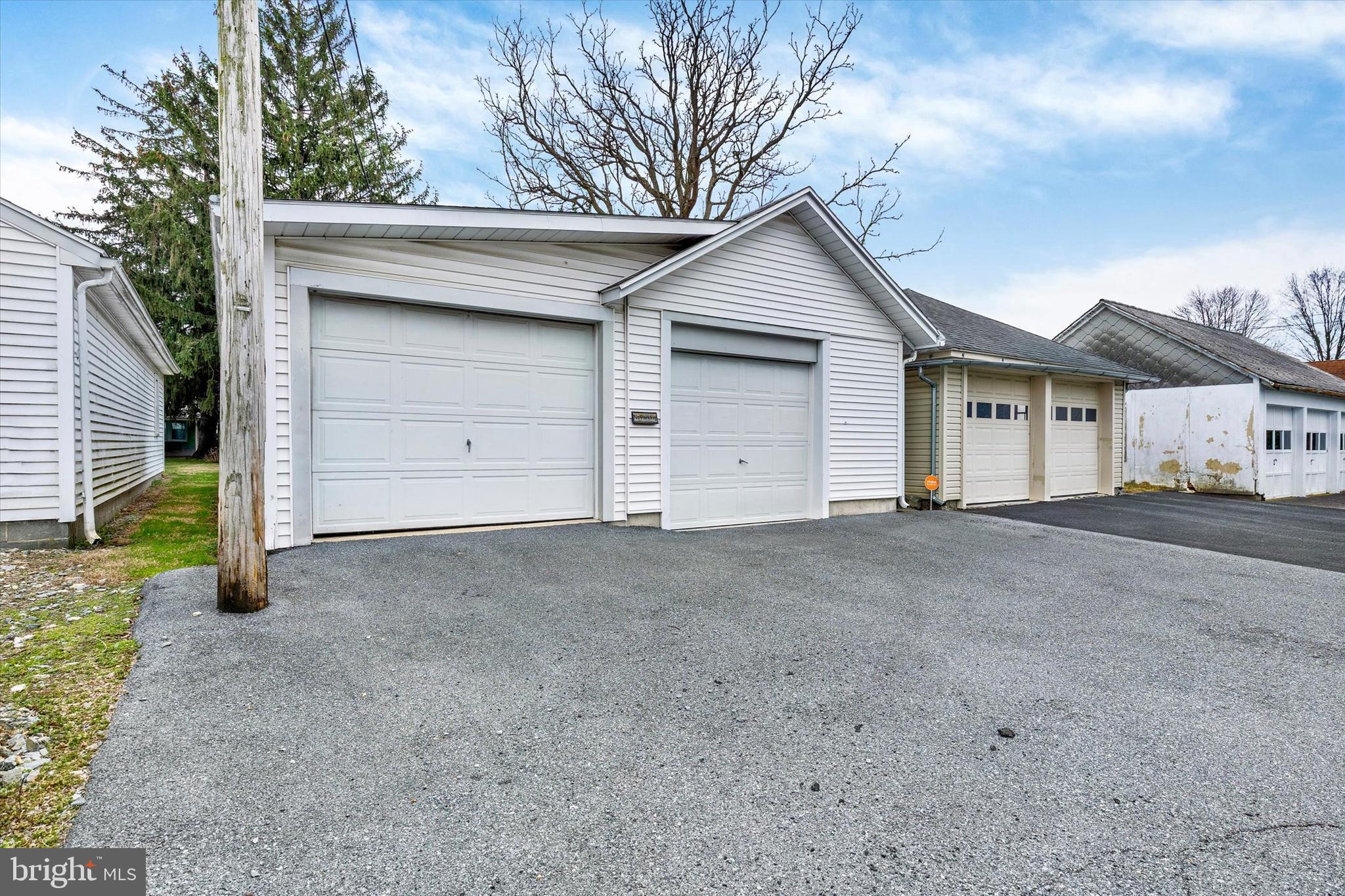 42 Market Square Manheim, PA 17545 - Photo 34 of 39 Garage + Off Street Parking area
