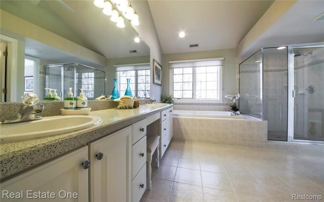 41105 Coventry Road Novi, MI 48375 - Photo 20 of 38 20Coventry.jpg