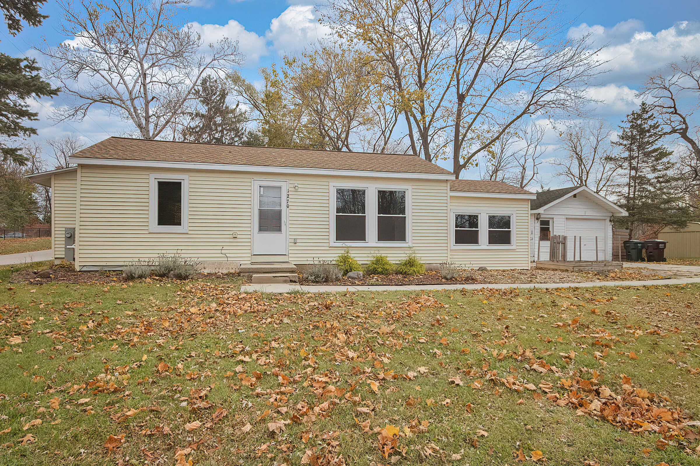N1270 Clover Road Bloomfield, WI 53128 - Photo 1 of 1 5 IMG_0094