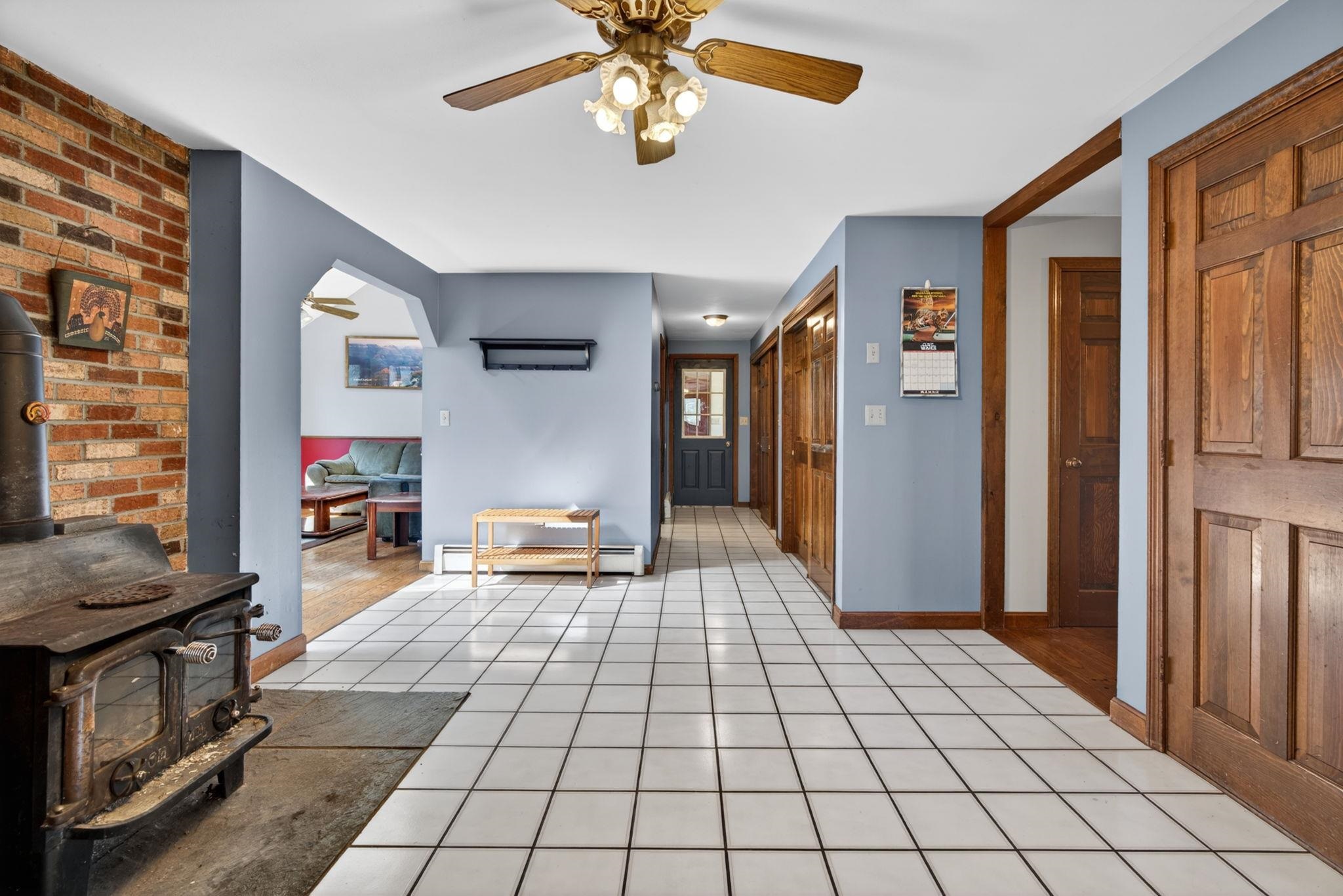 16 Berkeley Street Pelham, NH 03076 - Photo 4 of 50 Gallery Image 4