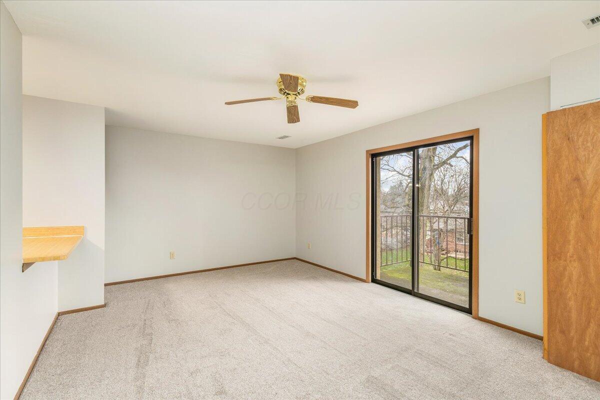 4141 Karl Road, Unit 310 Columbus, OH 43224 - Photo 11 of 25 Living Room