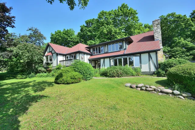 $759,000 | 3076 Red Fox Circle, Richfield, WI 53017