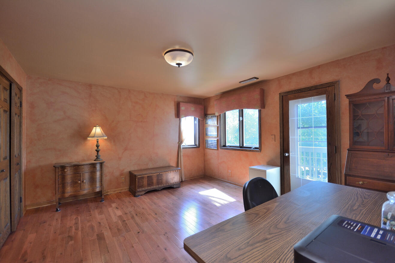 3076 Red Fox Circle Richfield, WI 53017 - Photo 22 of 71 BEDROOM