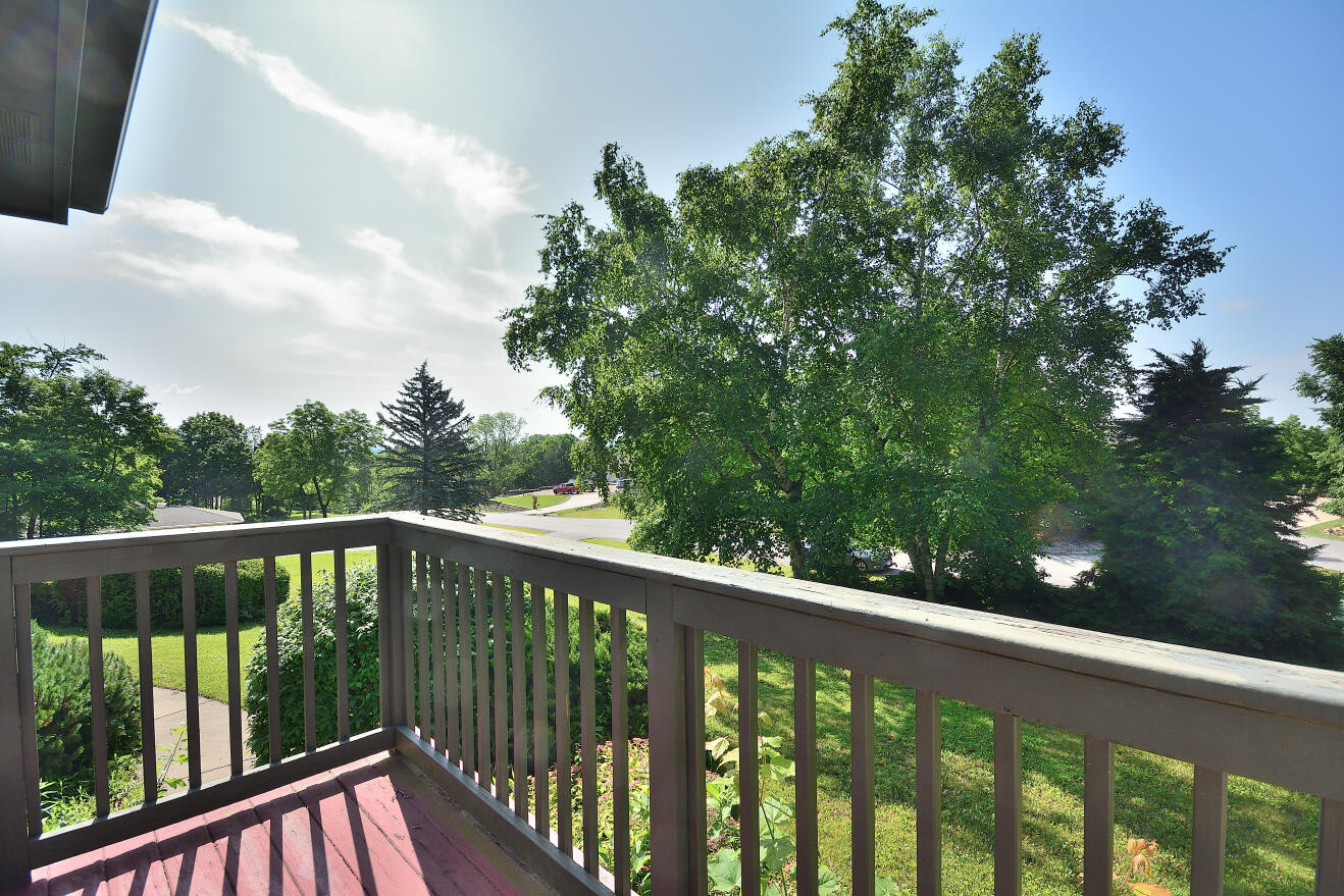 3076 Red Fox Circle Richfield, WI 53017 - Photo 23 of 71 DECK