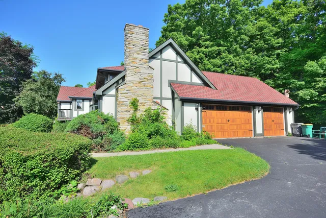 $759,000 | 3076 Red Fox Circle, Richfield, WI 53017