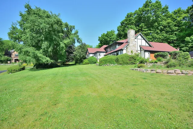 $759,000 | 3076 Red Fox Circle, Richfield, WI 53017