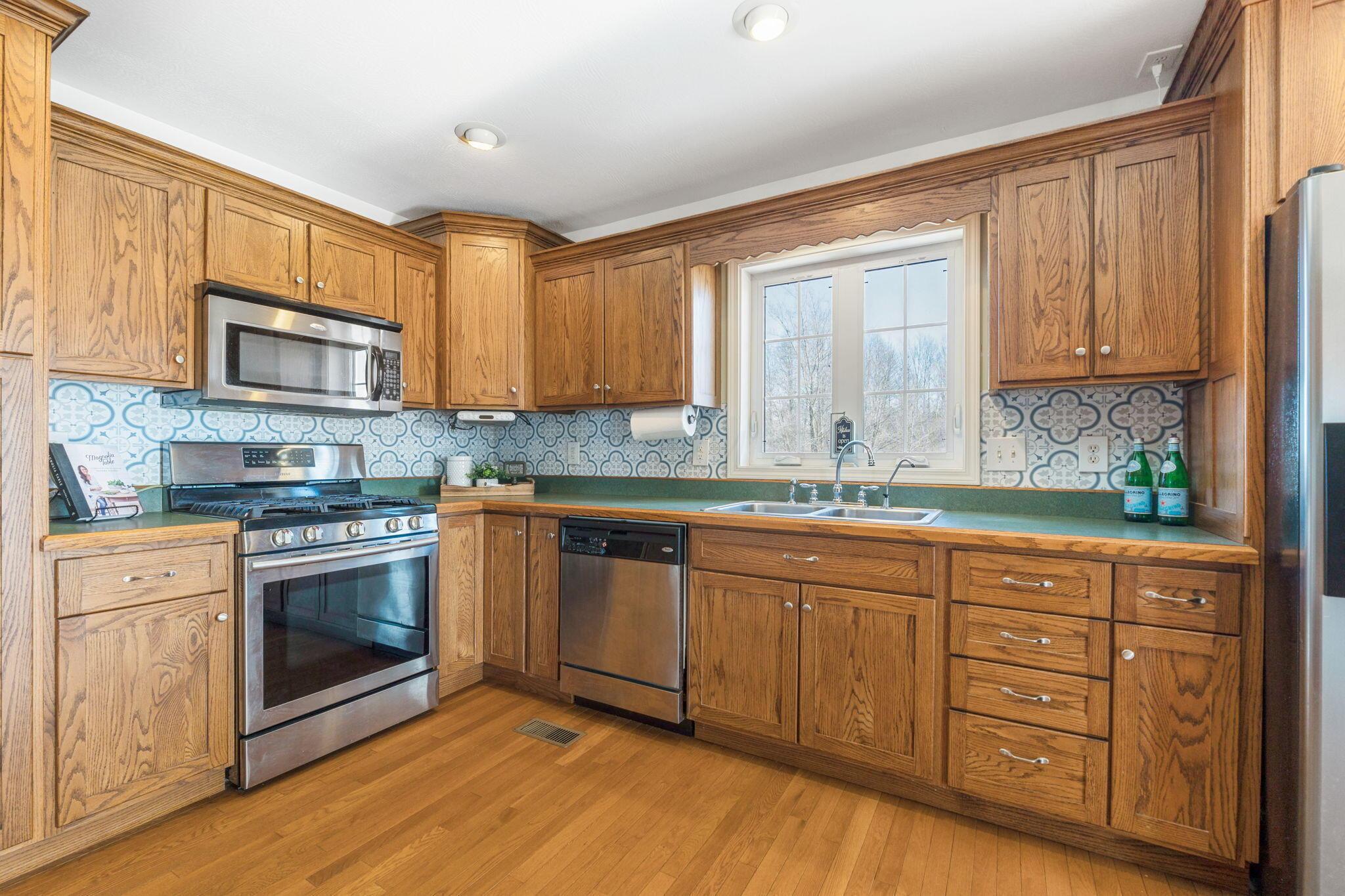 636 Larue-Marseilles Road La Rue, OH 43332 - Photo 6 of 52 Abundant cabinets/ solid wood