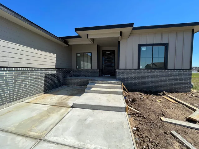 $457,900 | 5762 North Edwards Street, Wichita, KS 67204