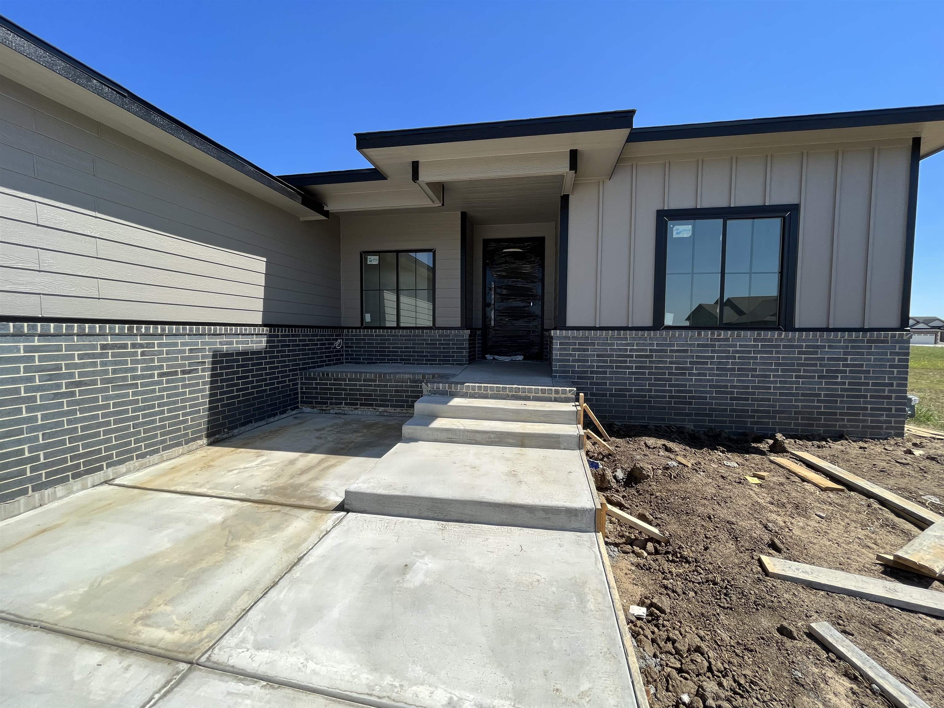 5762 North Edwards Street Wichita, KS 67204 - Photo 2 of 4