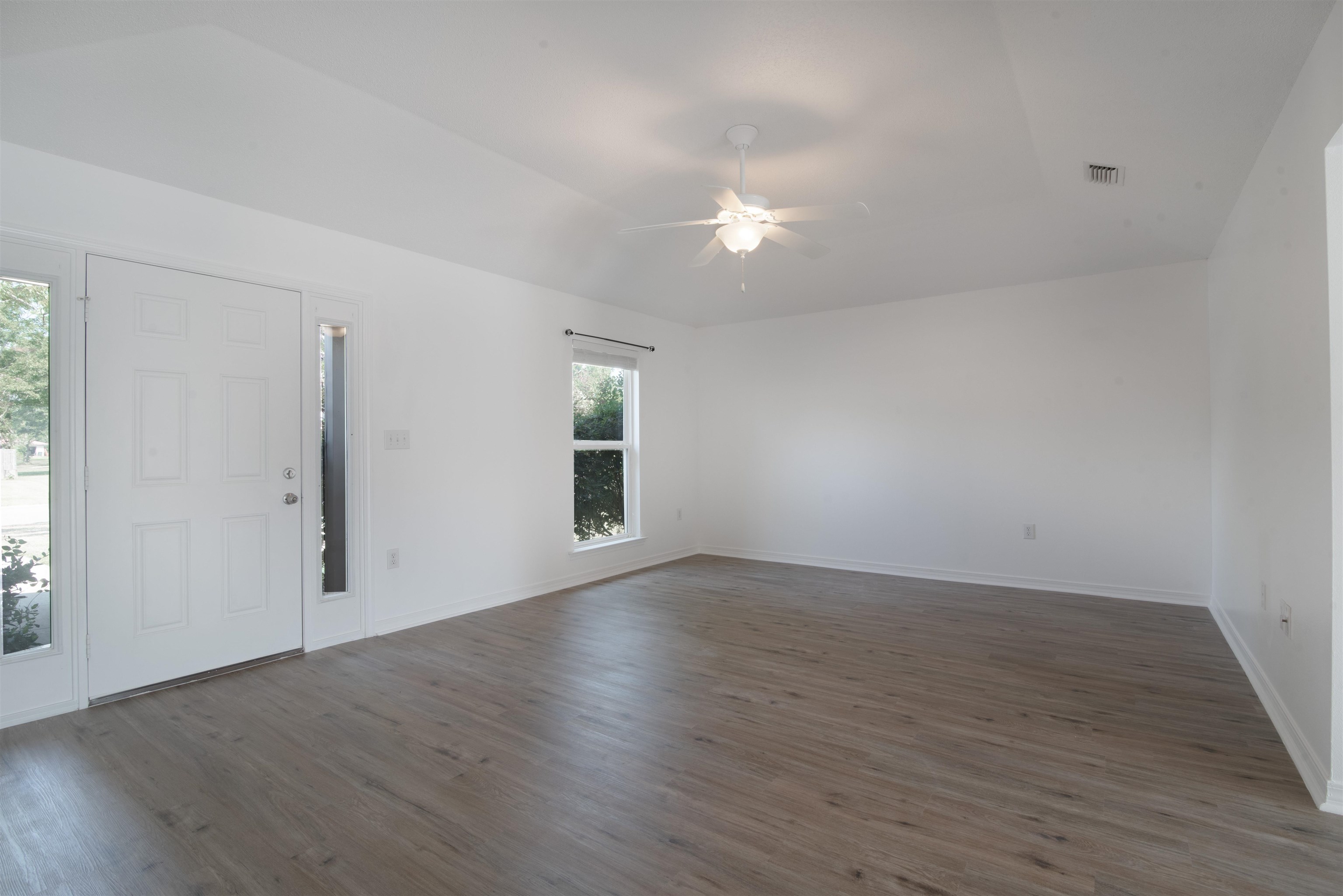 1788 Abbey Loop Foley, AL 36535 - Photo 4 of 24