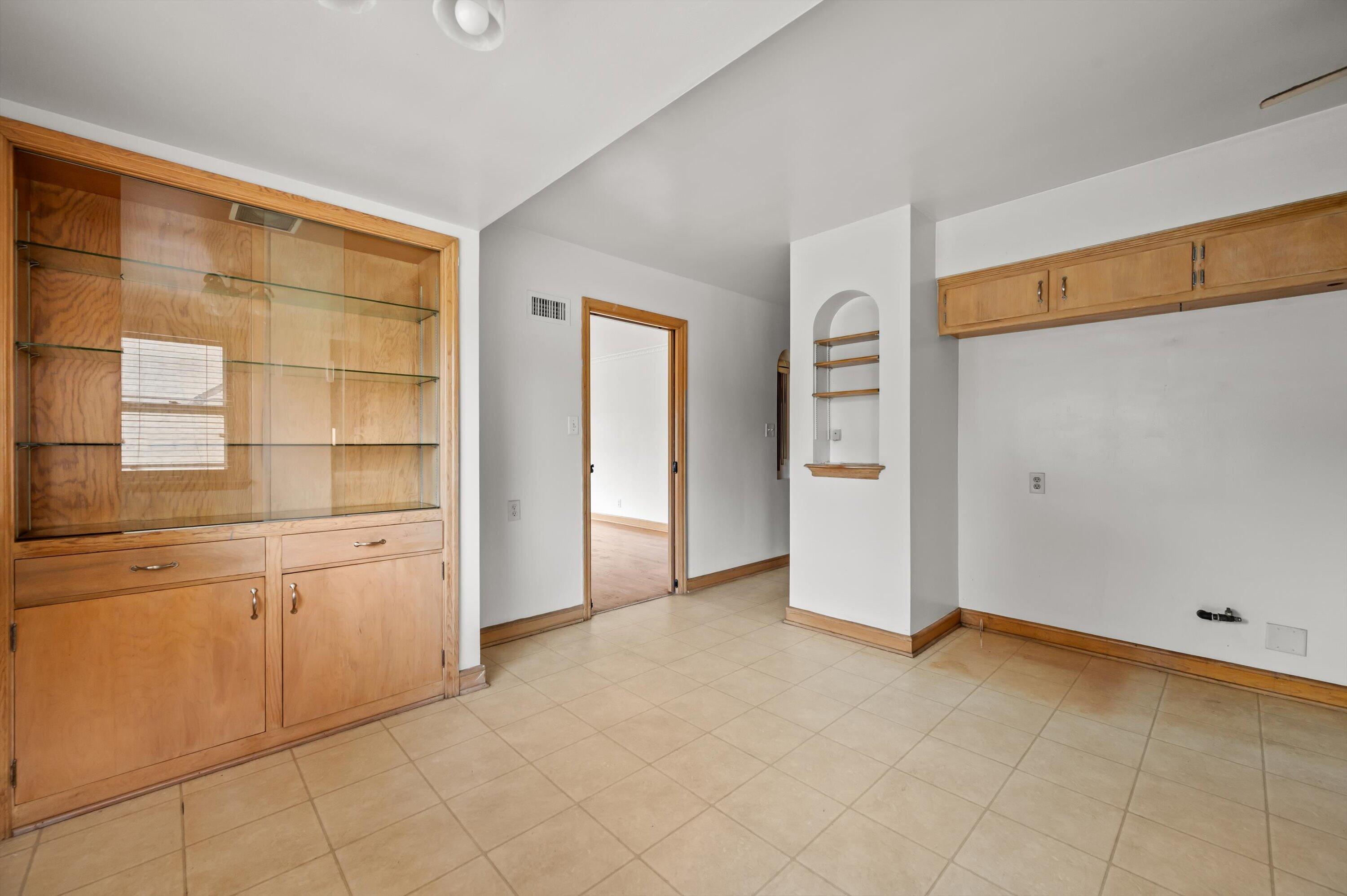 3366 South 35th Street Milwaukee, WI 53215 - Photo 8 of 31 08-DSC6363