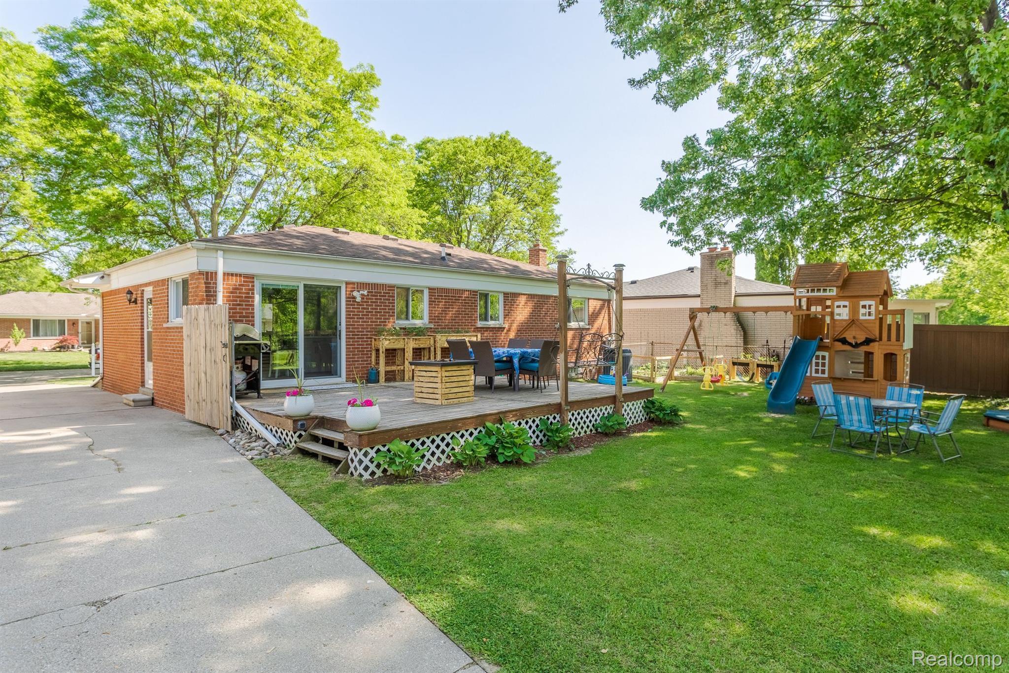 39990 Coronation Road Canton, MI 48188 - Photo 29 of 33 Gallery Image 29