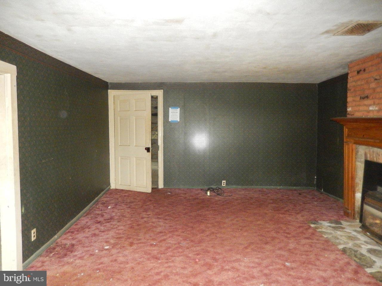 654 Wheeler School Road Whiteford, MD 21160 - Photo 3 of 10 Living Room