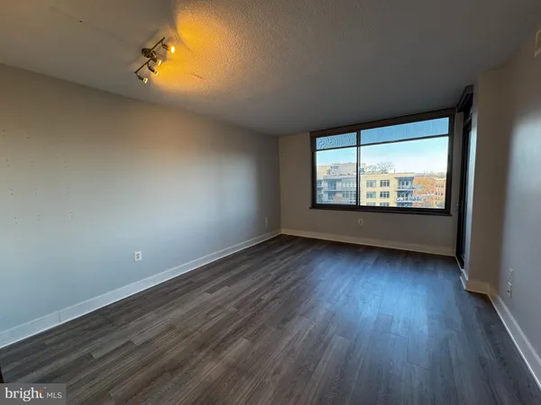 $2,500 | 2001 15th Street North, Unit 621, Arlington, VA 22201
