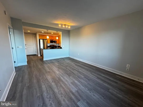 $2,500 | 2001 15th Street North, Unit 621, Arlington, VA 22201