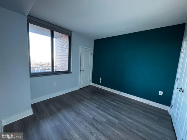 $2,500 | 2001 15th Street North, Unit 621, Arlington, VA 22201