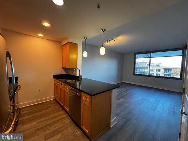 $2,500 | 2001 15th Street North, Unit 621, Arlington, VA 22201