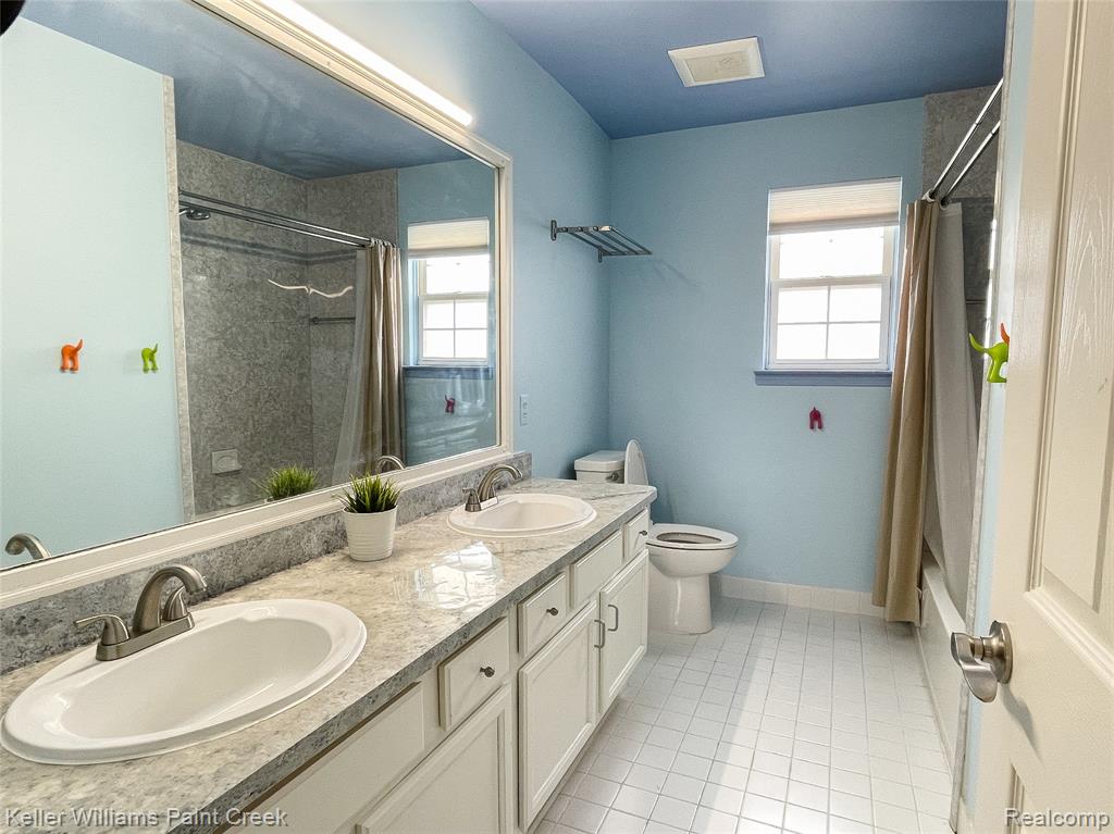 4927 Ravine Court Ann Arbor, MI 48105 - Photo 14 of 36