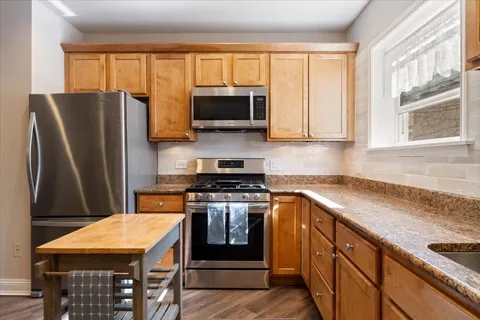 $350,000 | 2231 North Bissell Street, Unit 1E, Chicago, IL 60614