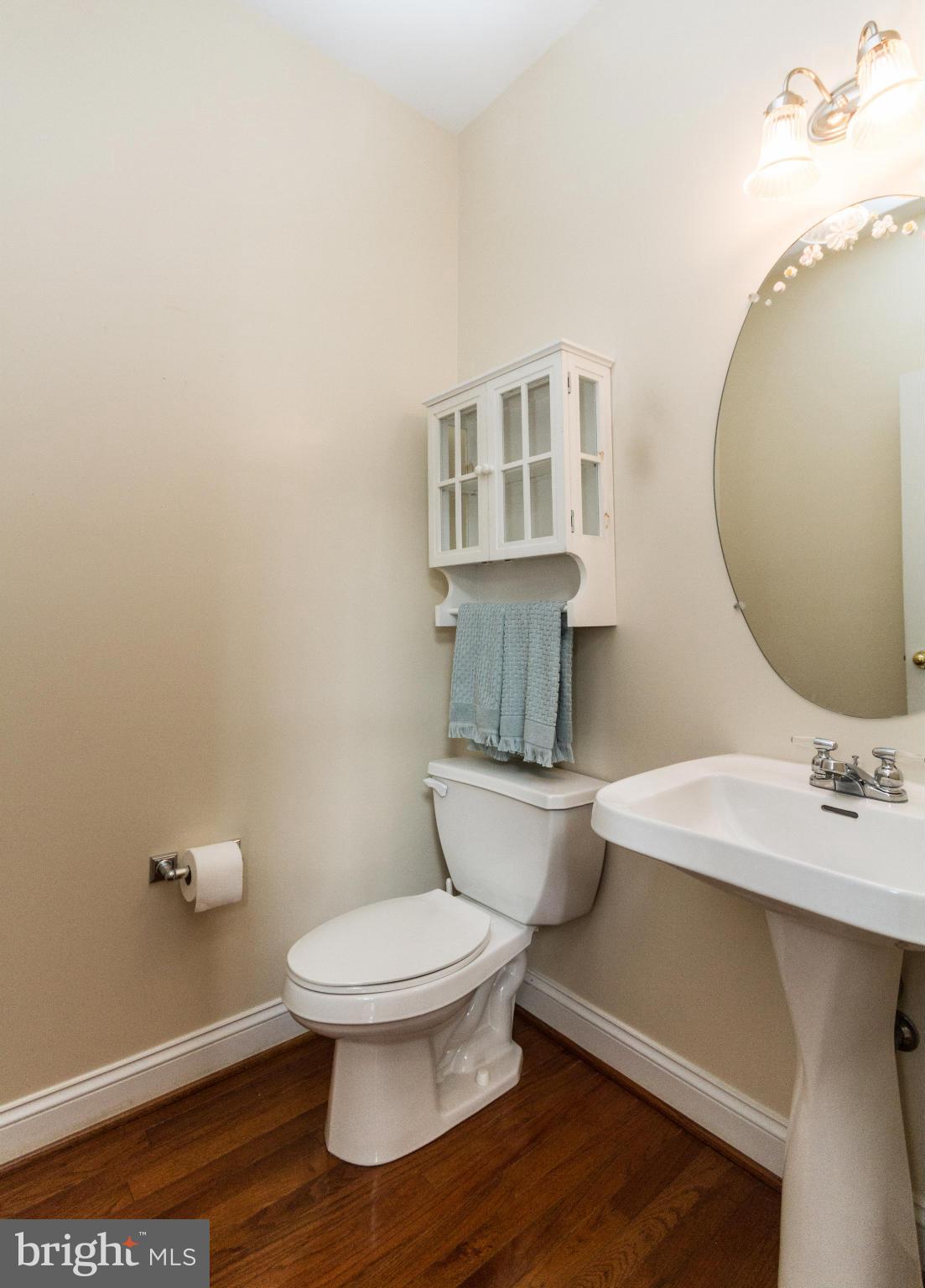1901 Manor Grove Road Annapolis, MD 21401 - Photo 16 of 30 Powder Room