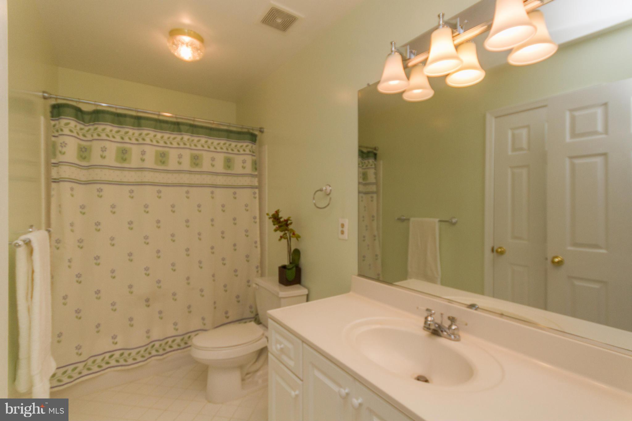 1901 Manor Grove Road Annapolis, MD 21401 - Photo 25 of 30 Full Bath on Upper Level