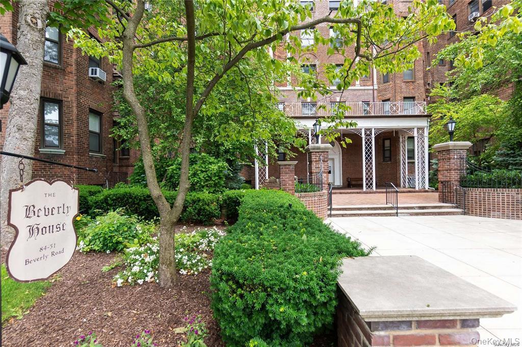 84-51 Beverly Road, Unit 6R Queens, NY 11415 - Photo 1 of 31
