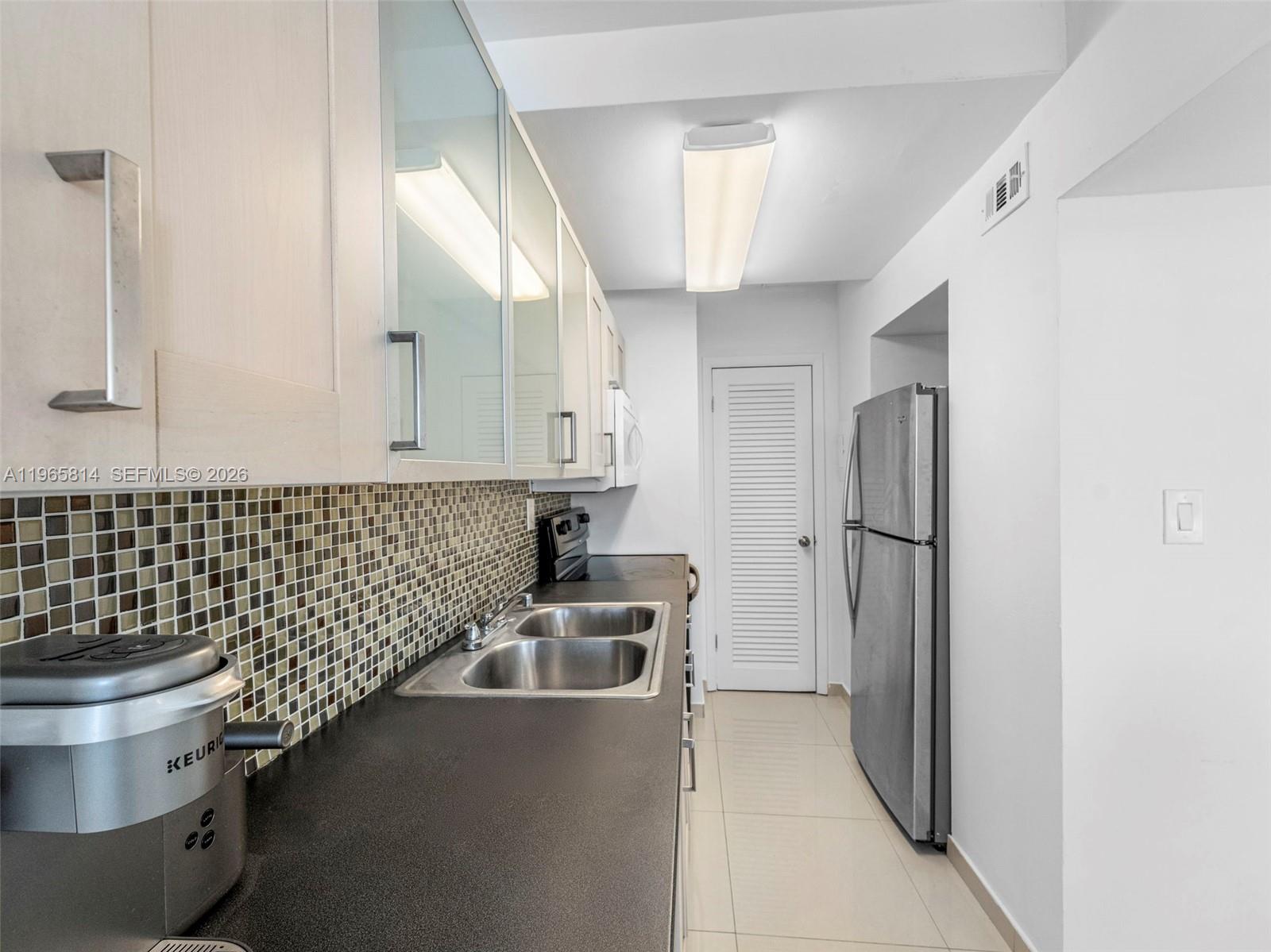 100 Lincoln Road, Unit 417 Miami Beach, FL 33139 - Photo 11 of 33