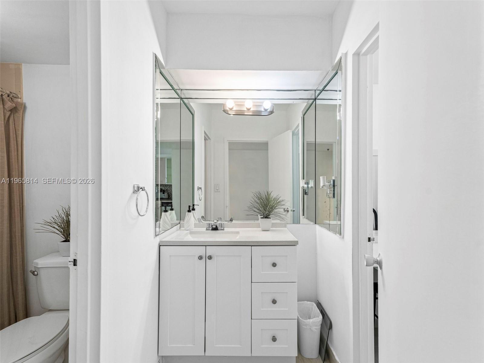 100 Lincoln Road, Unit 417 Miami Beach, FL 33139 - Photo 18 of 33