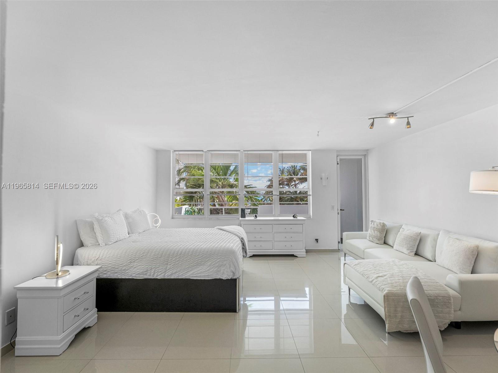 100 Lincoln Road, Unit 417 Miami Beach, FL 33139 - Photo 2 of 33