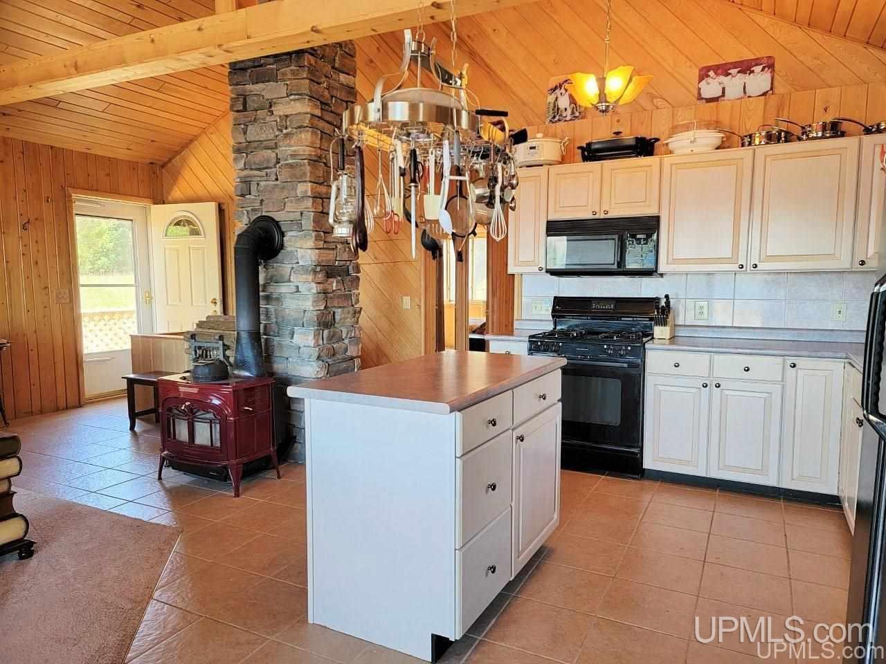 11744 Co Road Manistique, MI 49854 - Photo 8 of 49