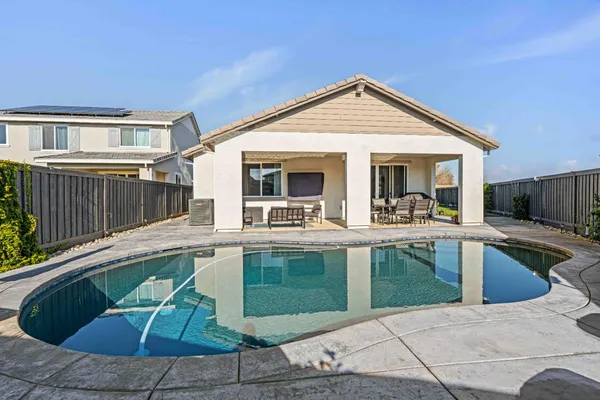 $735,000 | 976 Garzas Street, Lathrop, CA 95330