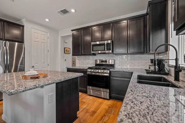 $735,000 | 976 Garzas Street, Lathrop, CA 95330