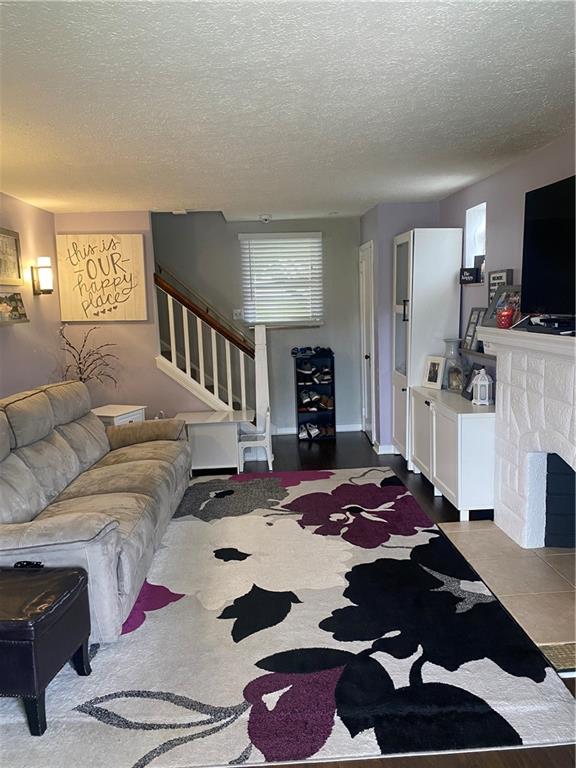 935 Liberty Street McKees Rocks, PA 15136 - Photo 2 of 20