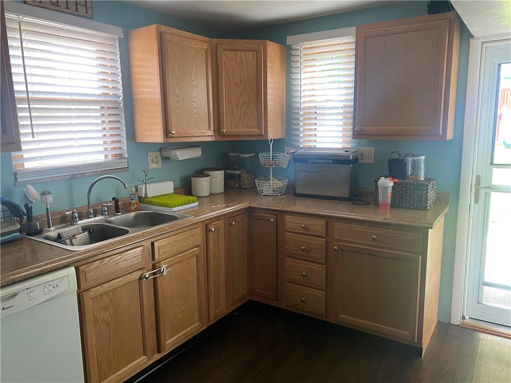 935 Liberty Street McKees Rocks, PA 15136 - Photo 5 of 20