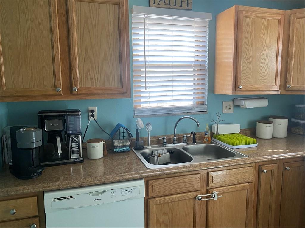 935 Liberty Street McKees Rocks, PA 15136 - Photo 6 of 20