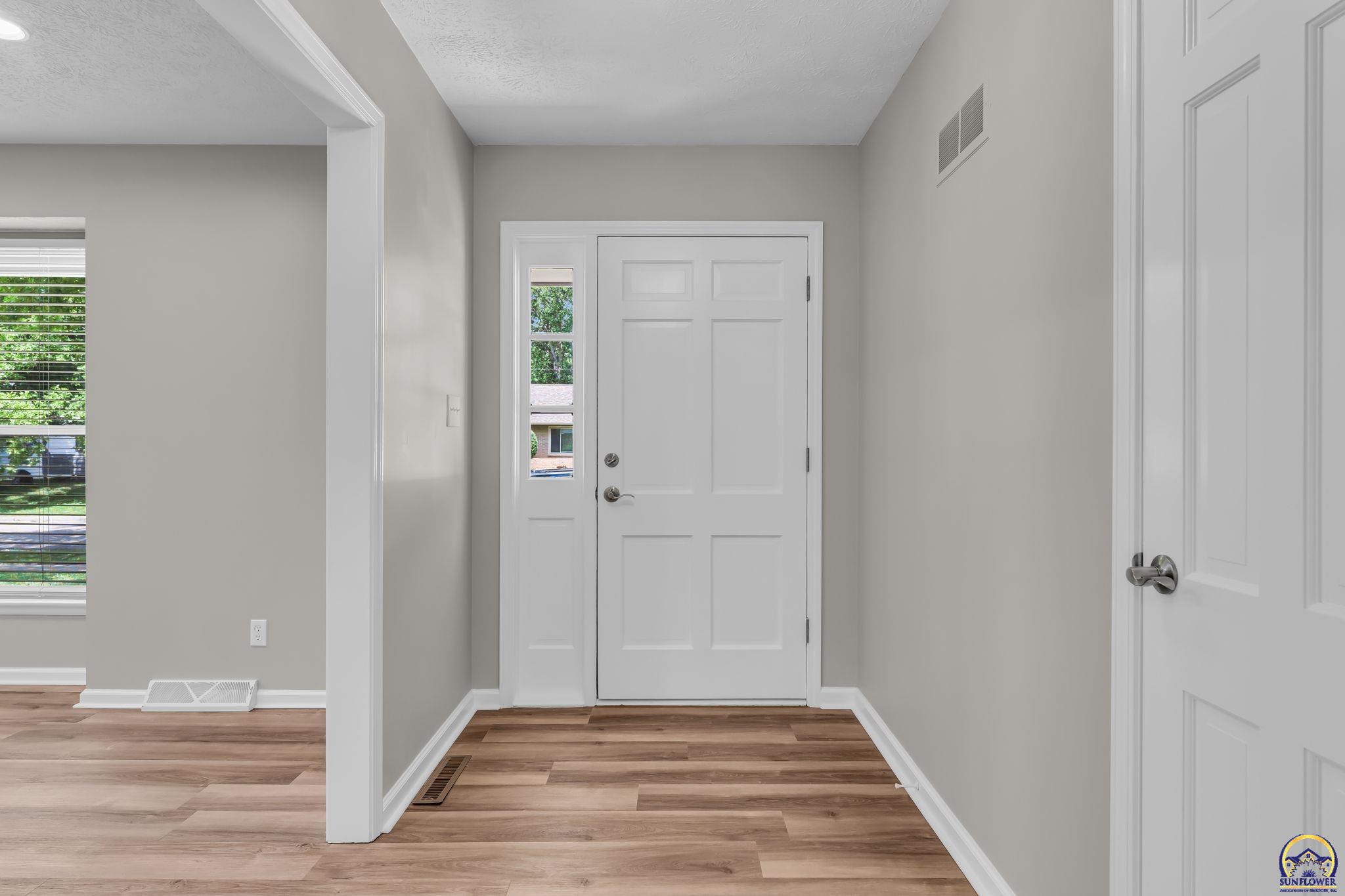 1837 Southwest Cheyenne Road Topeka, KS 66604 - Photo 23 of 49