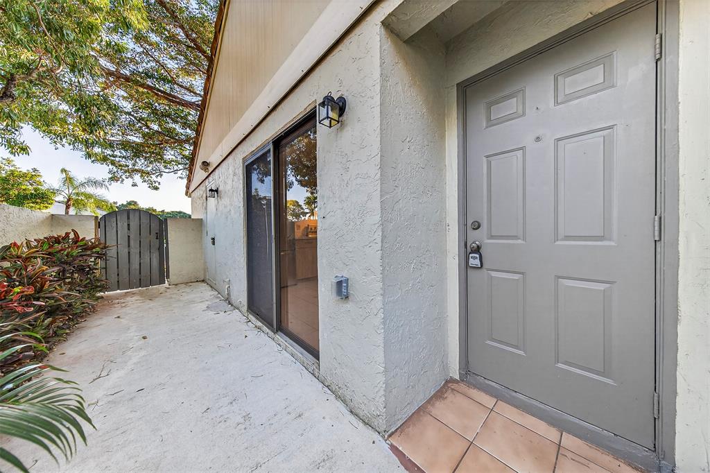 489 Hardwood Place, Unit 489 Boca Raton, FL 33431 - Photo 26 of 43