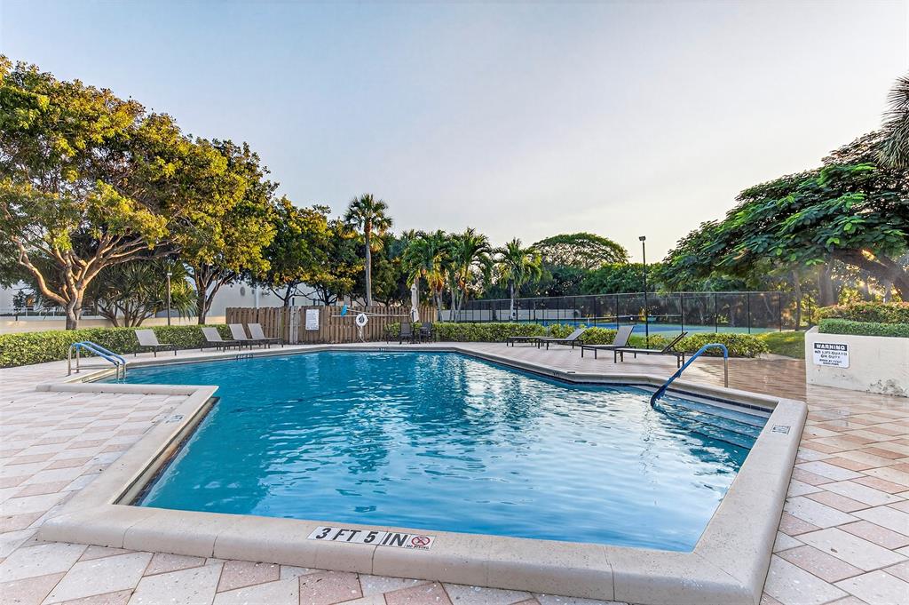 489 Hardwood Place, Unit 489 Boca Raton, FL 33431 - Photo 38 of 43