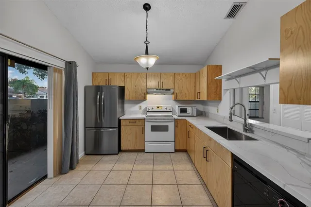 $3,000 | 489 Hardwood Place, Unit 489, Boca Raton, FL 33431